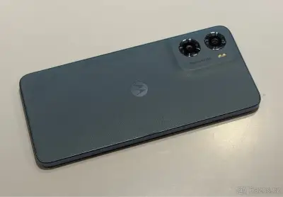MOTOROLA moto E15