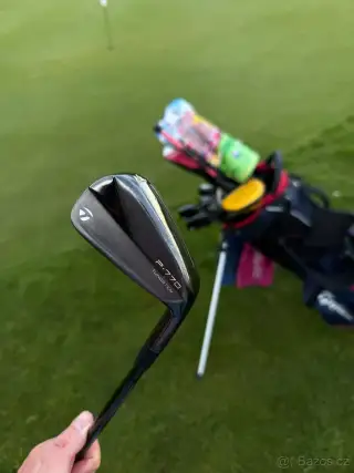 sada želez TaylorMade P790 Phantom Black, 5–PW