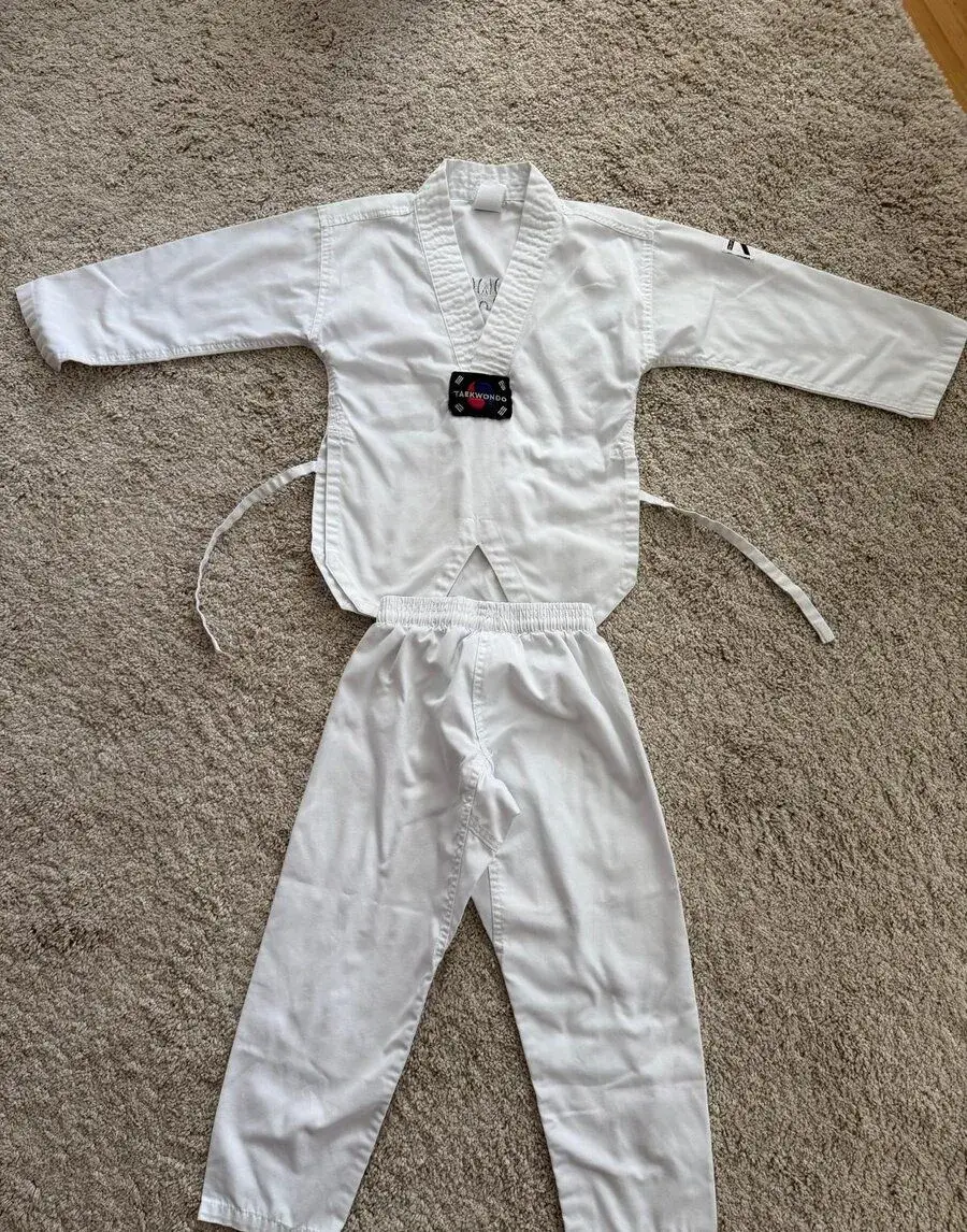 Dobok na taekwondo vel.120 6-8 let