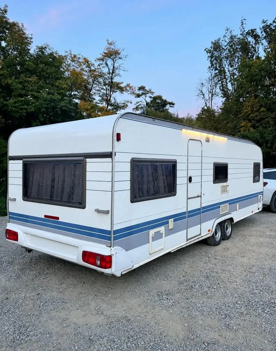 Karavan Hobby de lux 8 m+solarni system