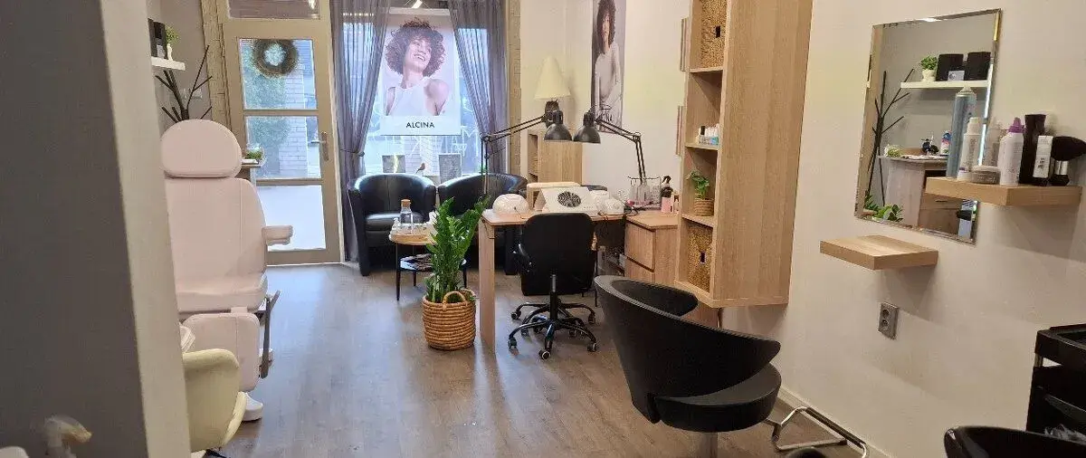 PRONÁJEM ČÁSTI PROSTORU PRO PEDIKÚRU A MANIKÚRU