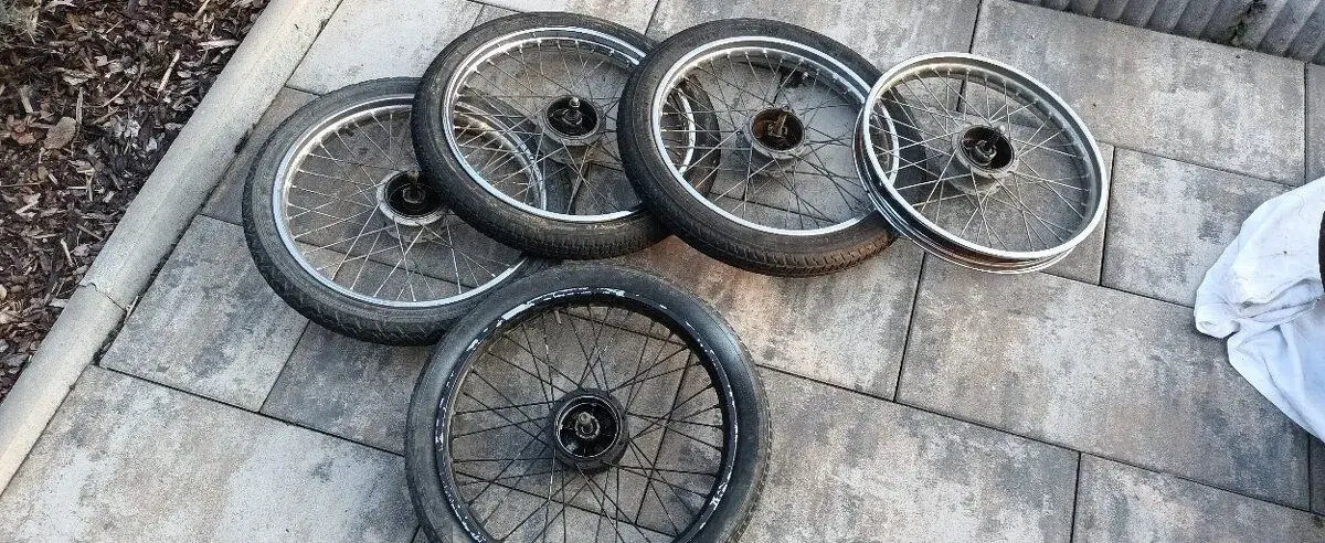 Babetta 210 - přední a zadní kolo