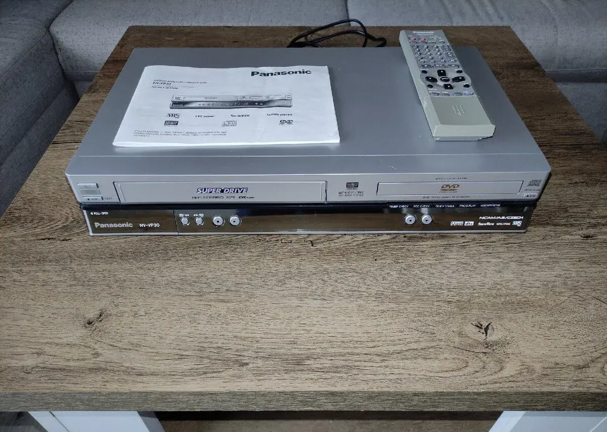 Panasonic NV-VP30 – VHS videorekordér + DVD