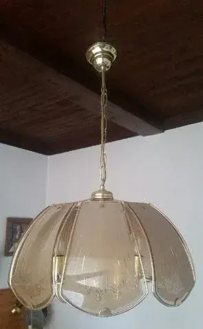 Stropní lustr