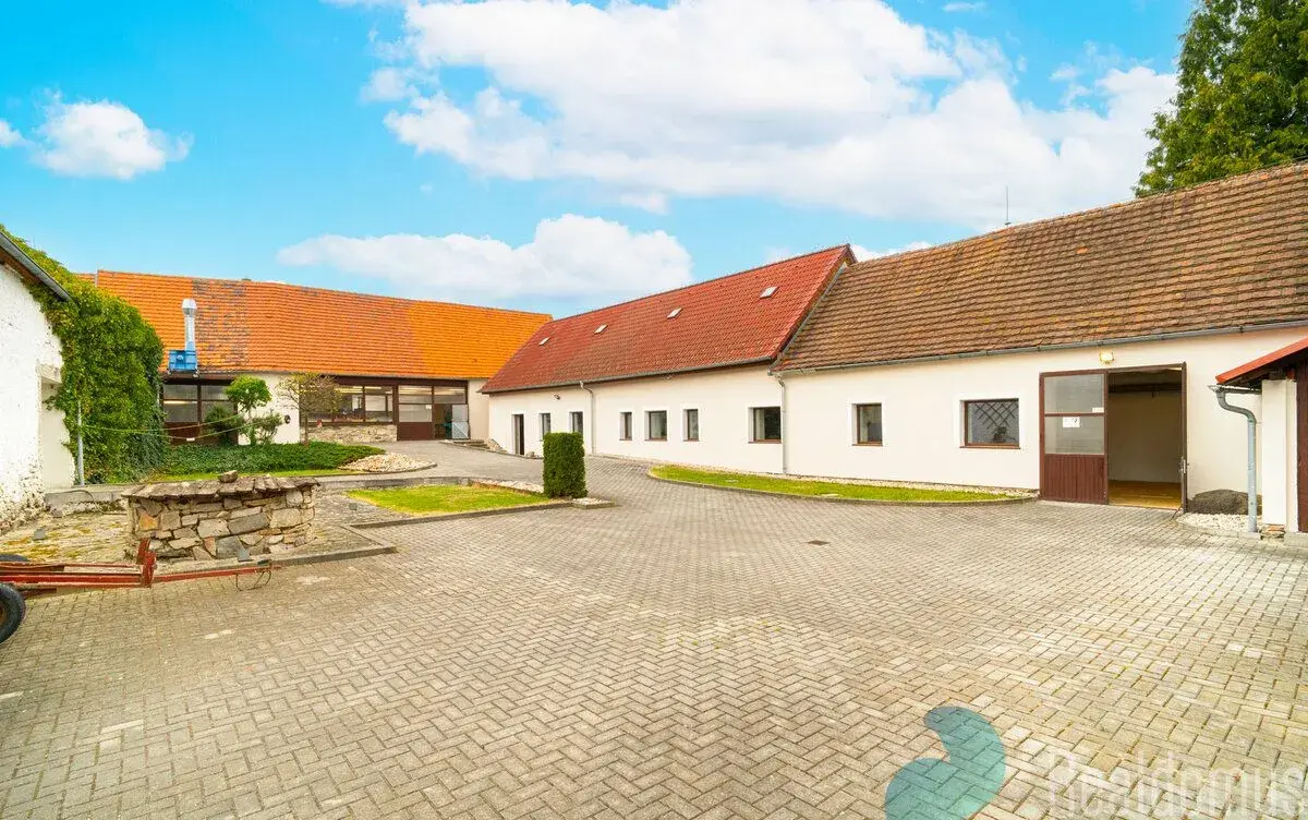 PRODEJ, výrobní areál, Babice, 1075 m2