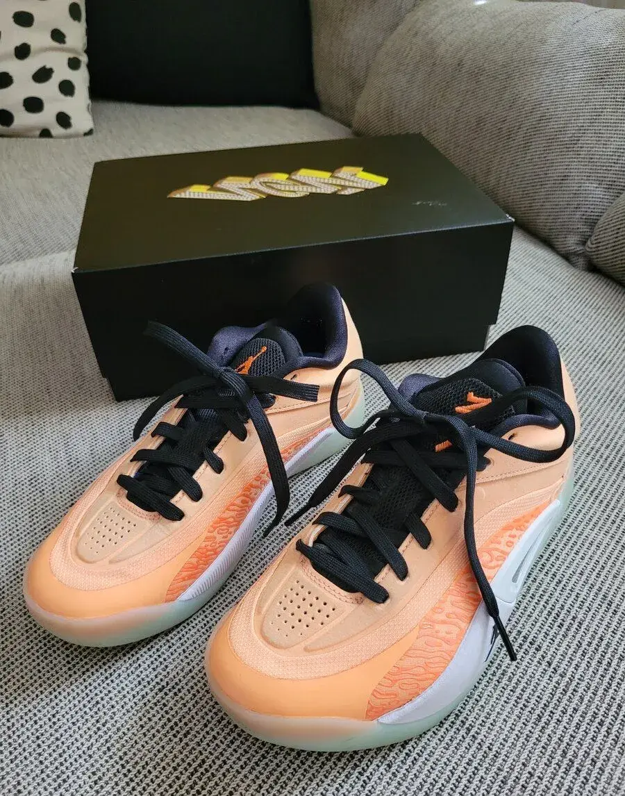 Dámské dívčí tenisky Air Jordan Zion 4 zn. Jordan, vel. 37,5