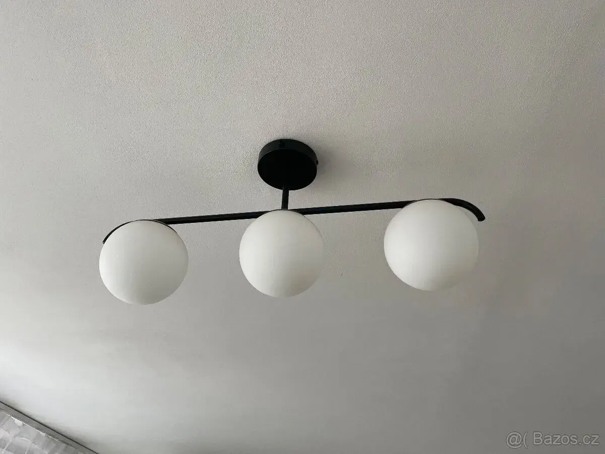 Stropní lampa