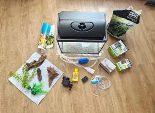 Akvárium 30 l s příslušenstvím