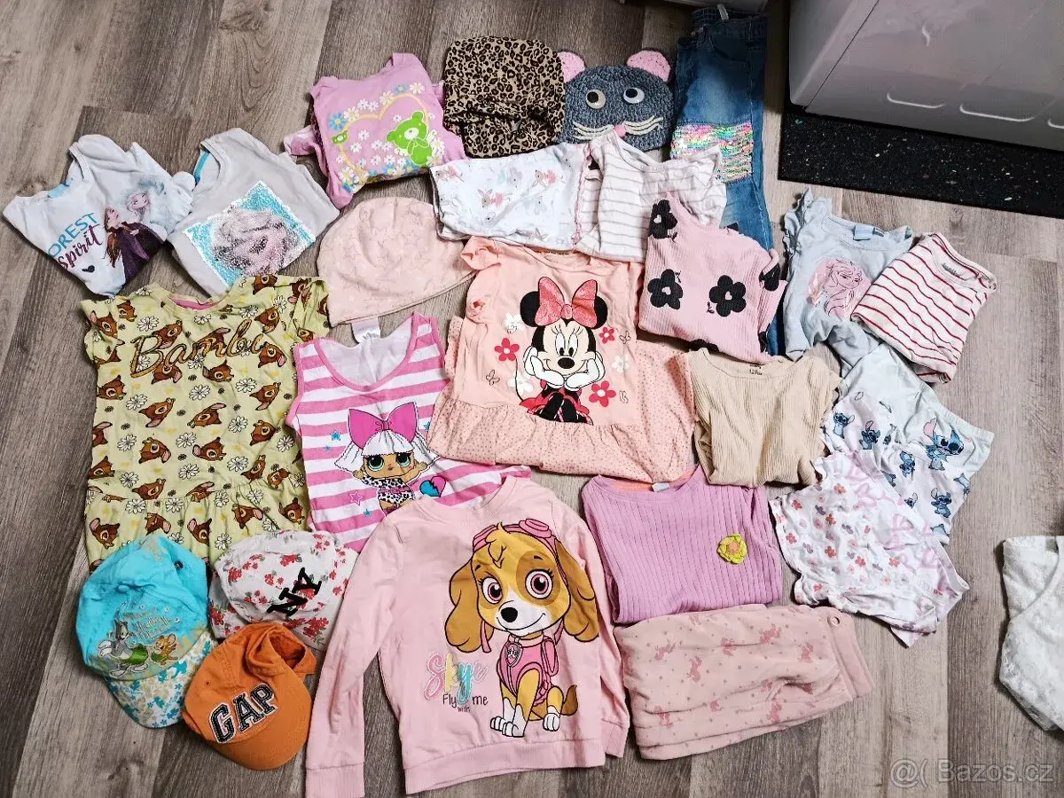 SET Oblečení holka velikosti 122/128