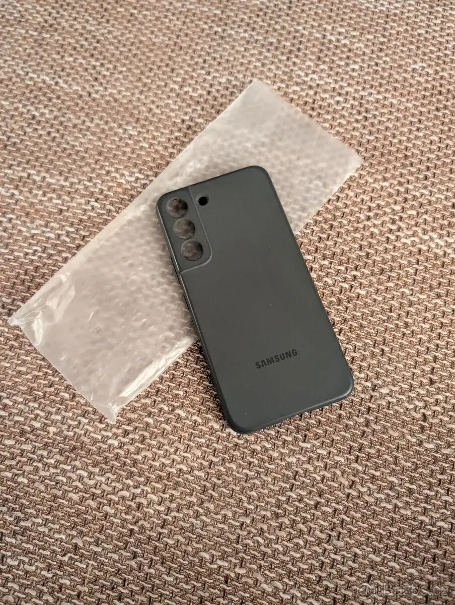 Samsung S22