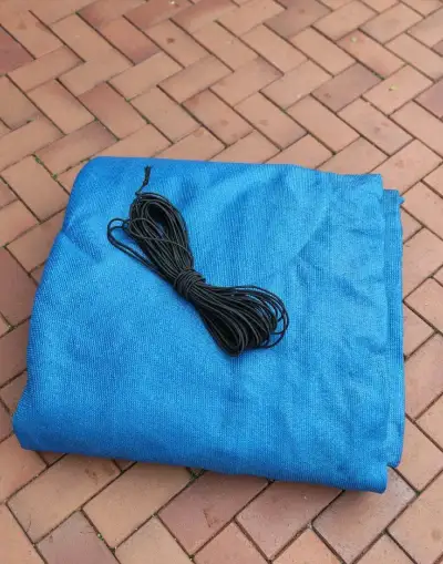 NOVÁ Bazénová krycí síť, ovál 3,7 x 7,3m - síť 4,1 x 8 m