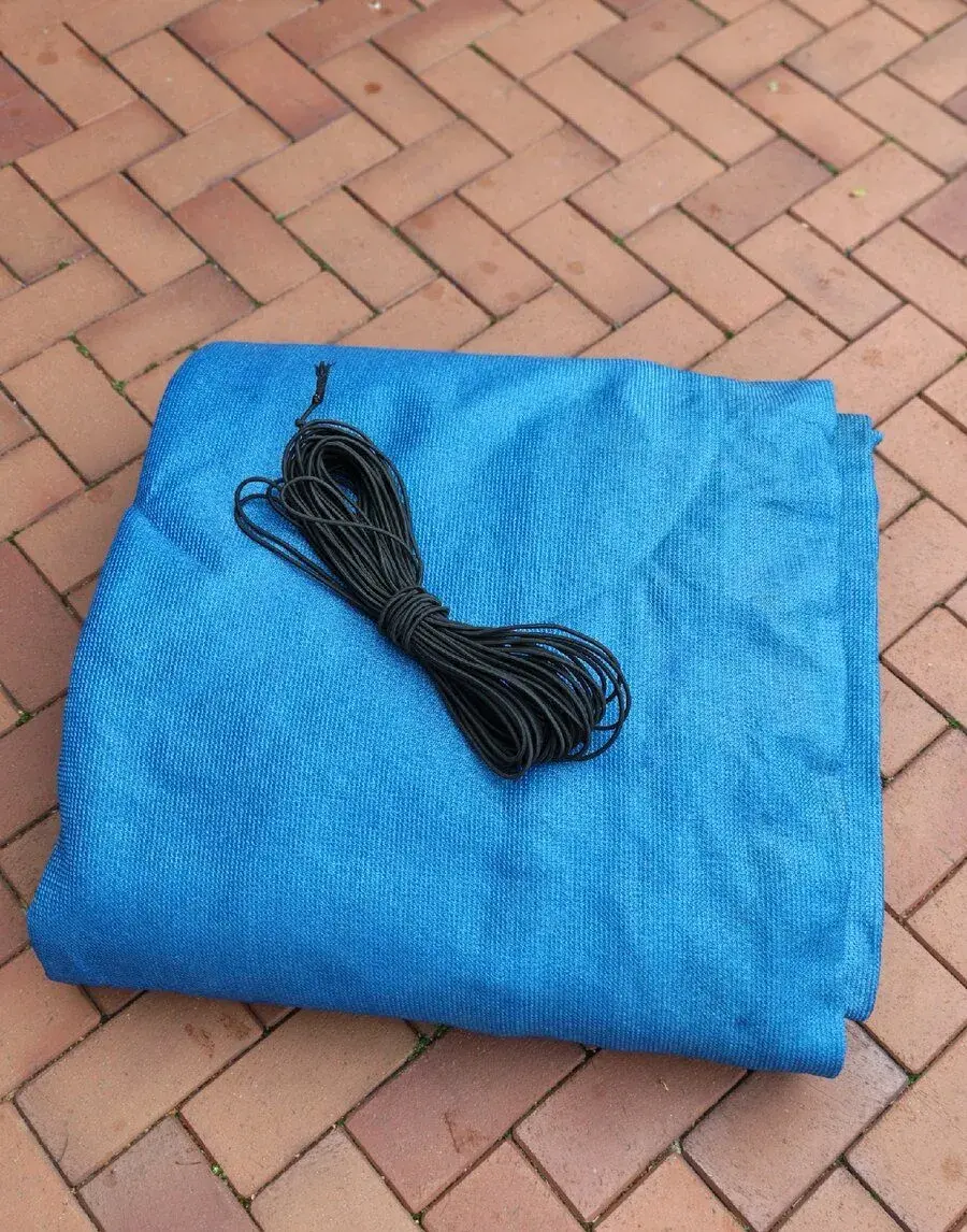 NOVÁ Bazénová krycí síť, ovál 3,7 x 7,3m - síť 4,1 x 8 m