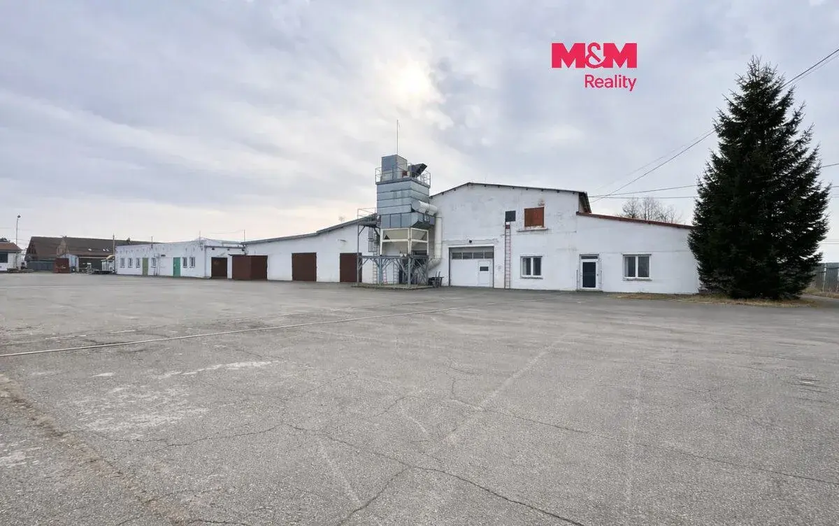 Pronájem skladu, 2098 m², Spytihněv