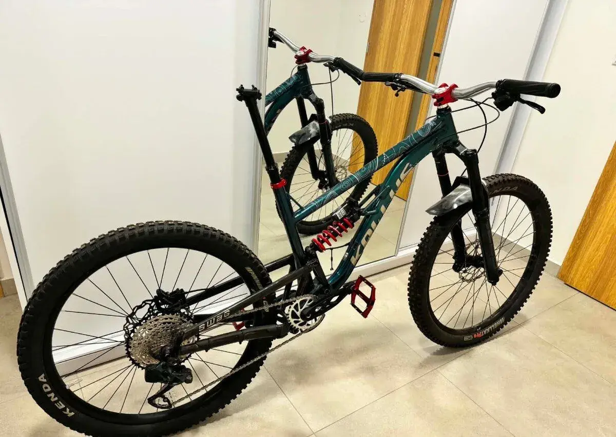Enduro/Freeride kolo Kellys Swag 50 custom 2025
