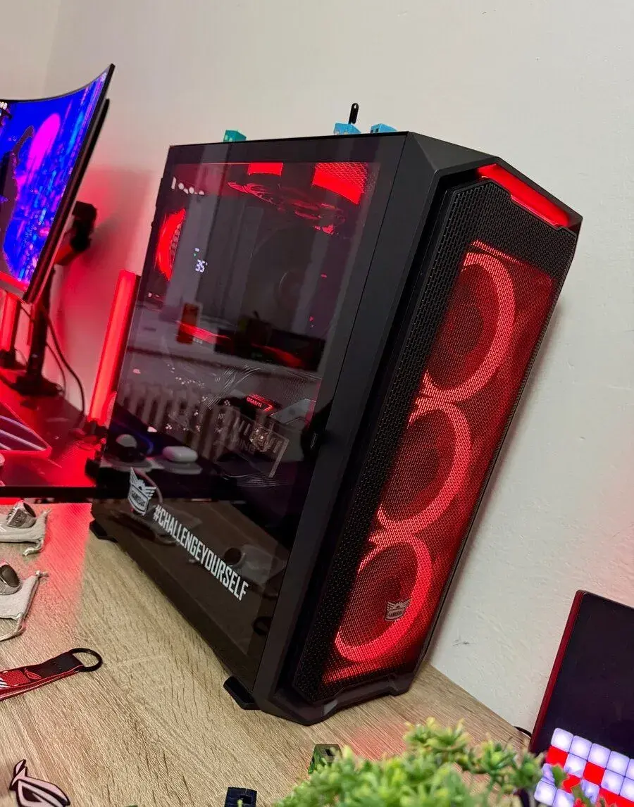VÝKONNÝ HERNÍ PC I5 14600K/32GB RAM/RX 9070-XT/1TB SSD