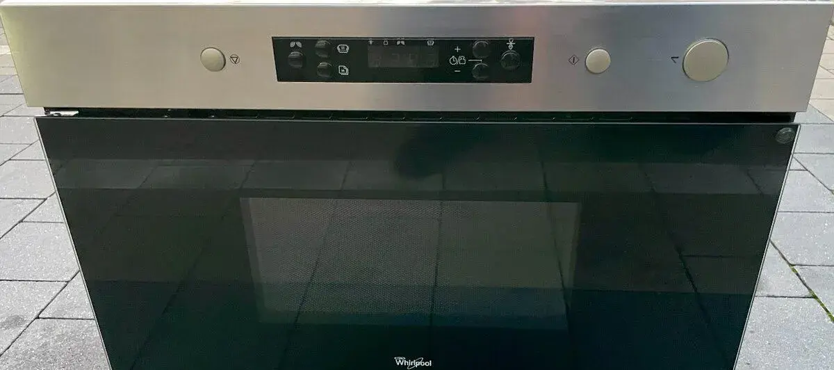 Whirlpool vestavná mikrovlnná trouba