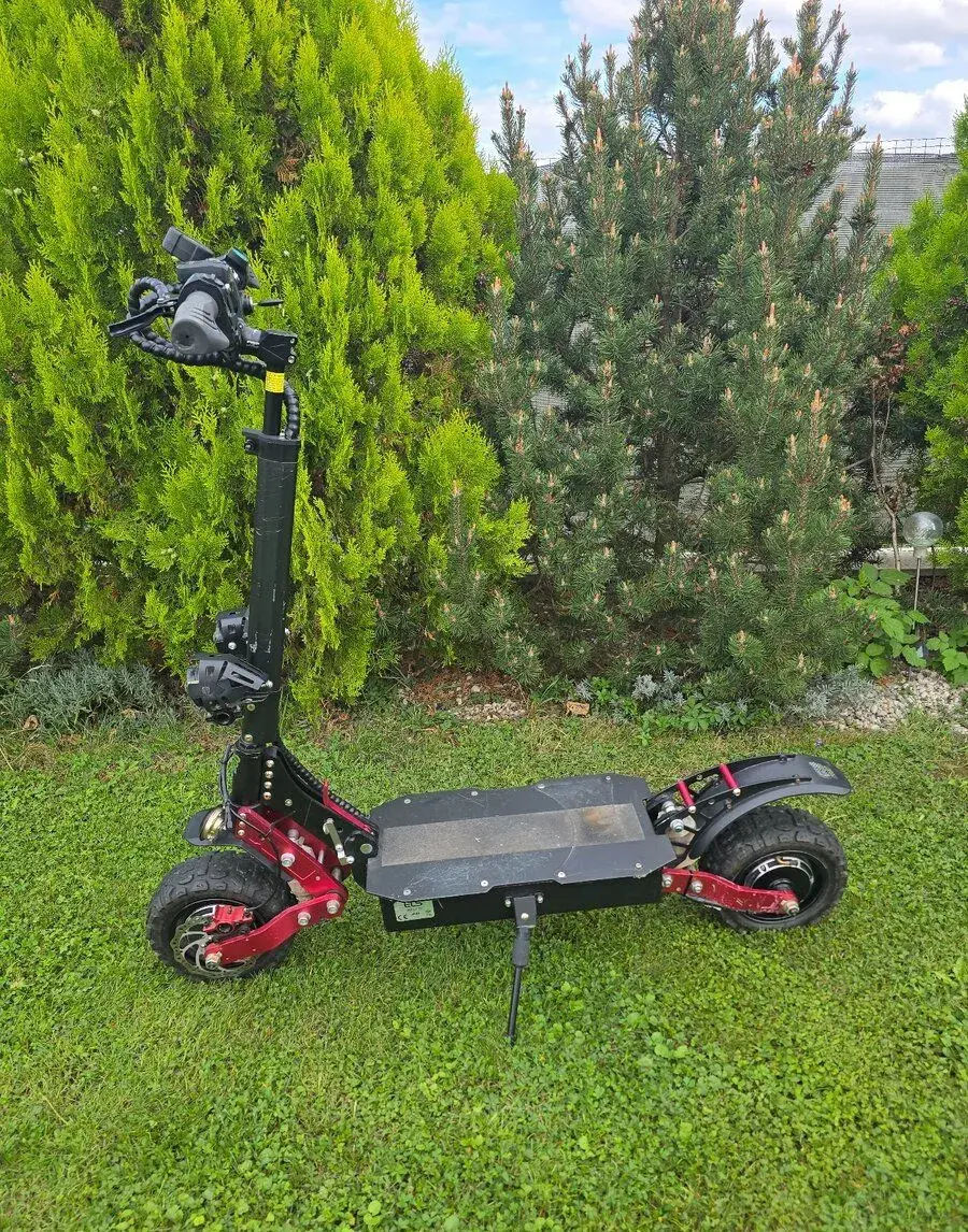 Výkonná elektrická koloběžka ELS MOTO 60V (2800W) – najeto p