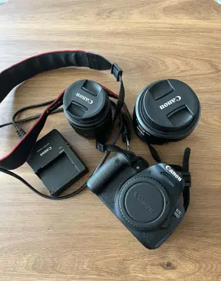 Canon EOS 700D + 18–55 mm + 10–18 mm + příslušenství