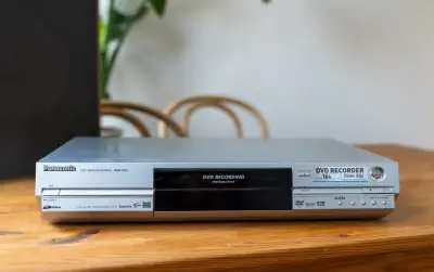 Panasonic DMR-E55 – DVD rekordér DIGA, nezkoušený