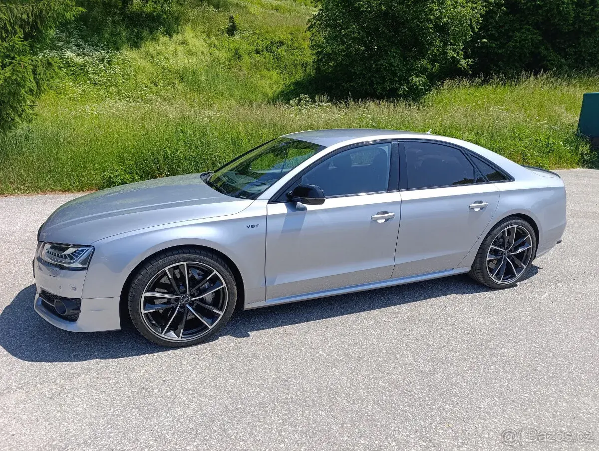 Audi S8 – 10 000 km