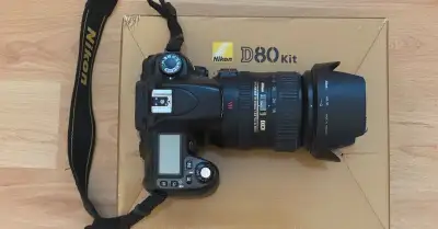 Nikon D80 + Nikkor AF-S VR 18-200 f/3.5-5.6G IF-ED