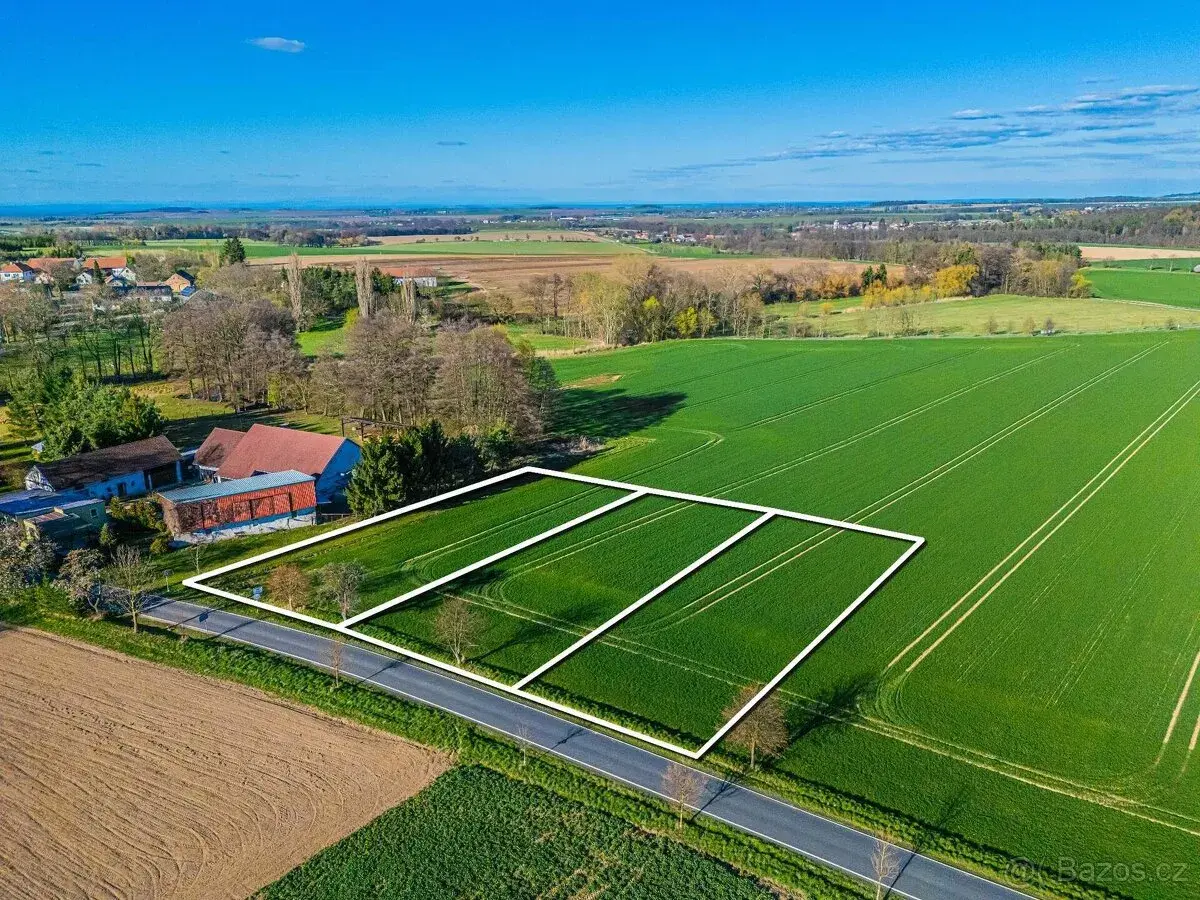Prodej stavebních pozemků 1 469 m² Bečváry - Horní Jelčany |