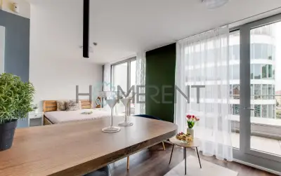 Moderní byt 1+kk s velkým balkonem a sdílenou terasou – Smíc