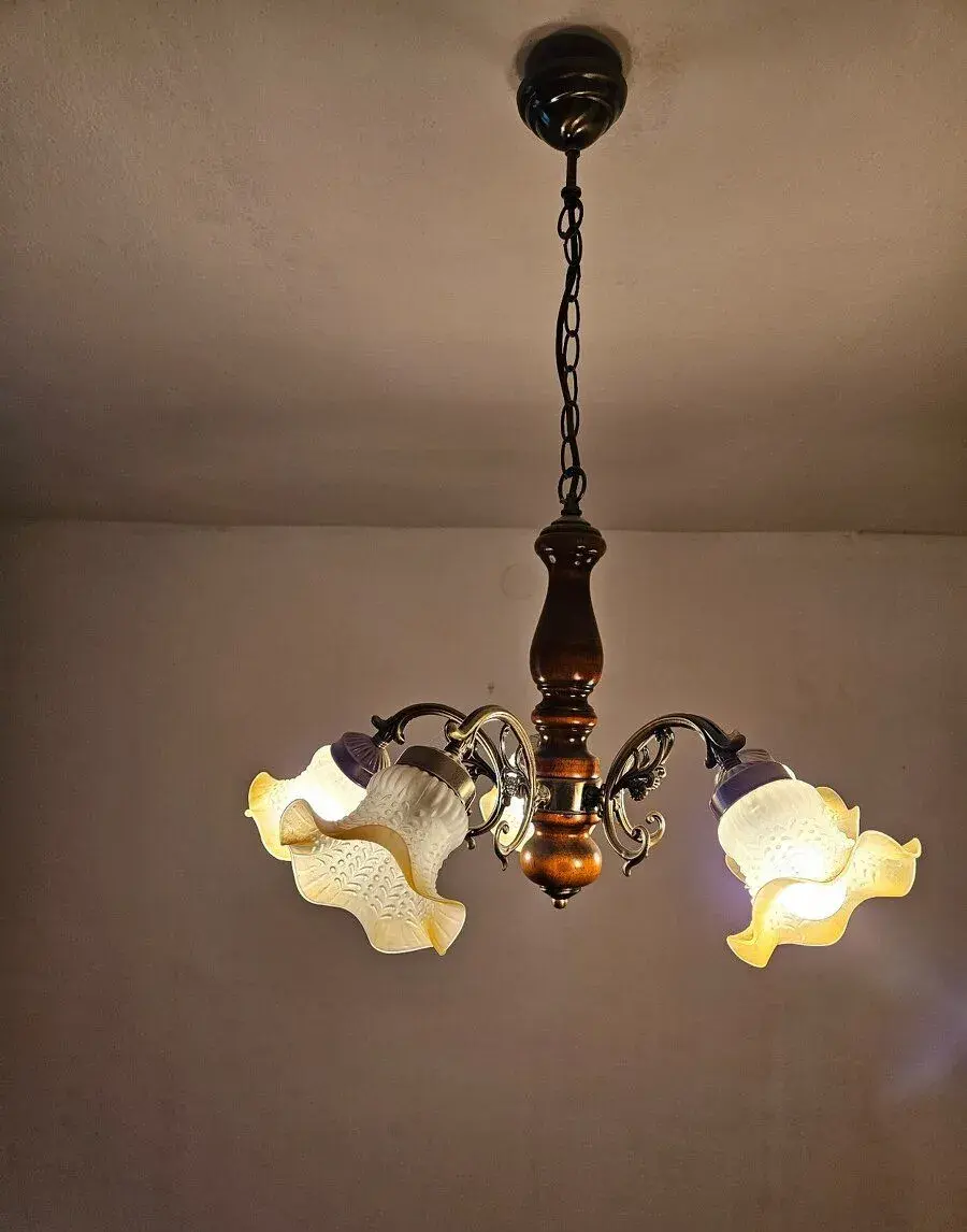 Stropní světlo.