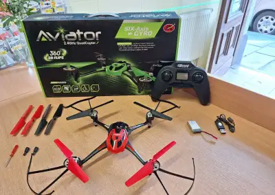 RC DRON Aviator - 4 kanál, loping, vhodný ven i dovnitř