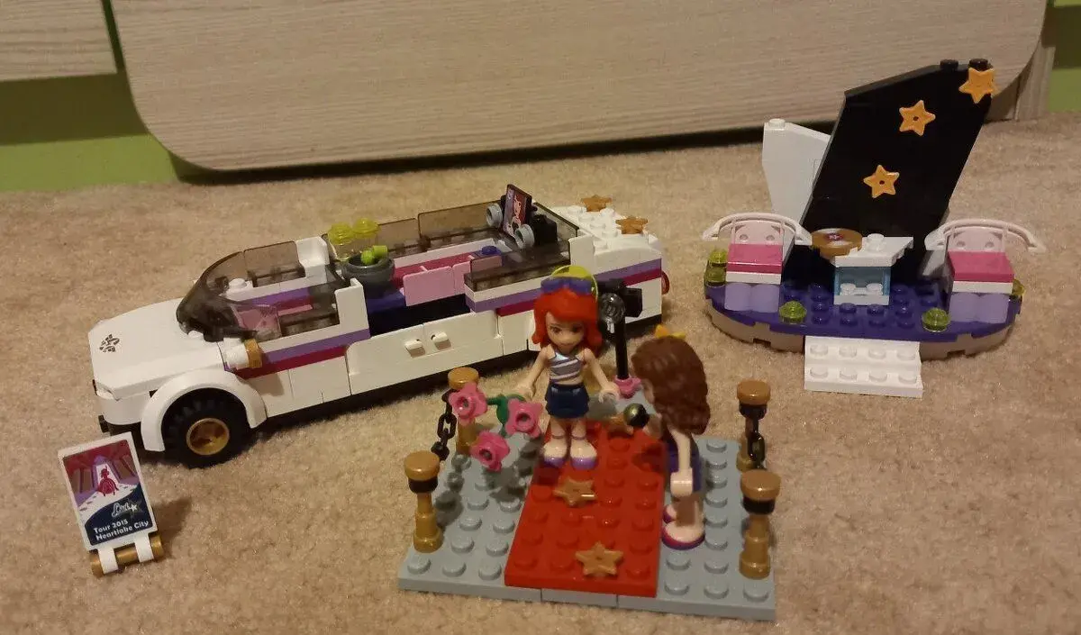 Lego Friends 41107 Limuzína pro popové hvězdy