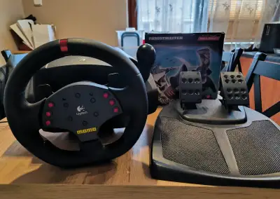 Herní volant Logitech MOMO Racing + pedály