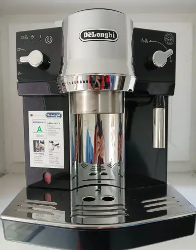 DeLonghi kávovar EC820B páka