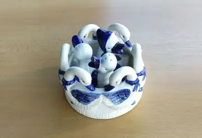 Hezká porcelánová dochucovací souprava - Husy