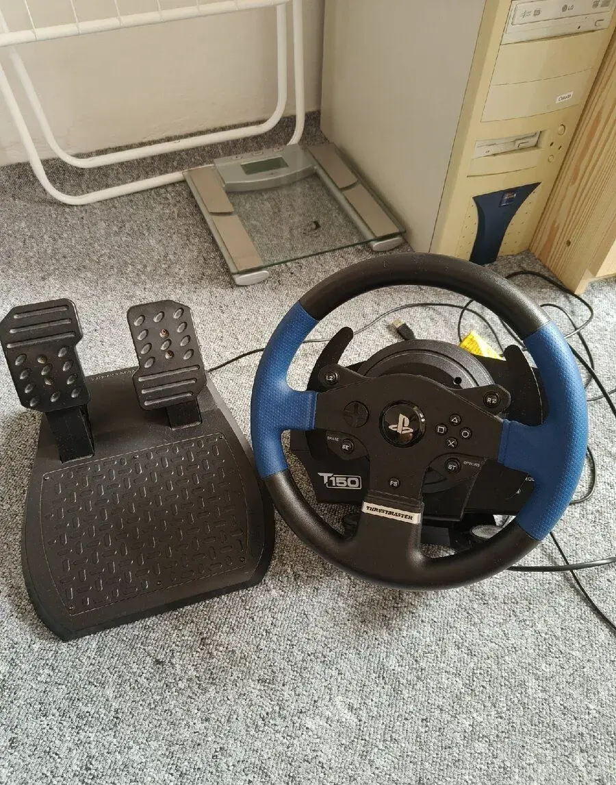 Volant thrustmaster t150