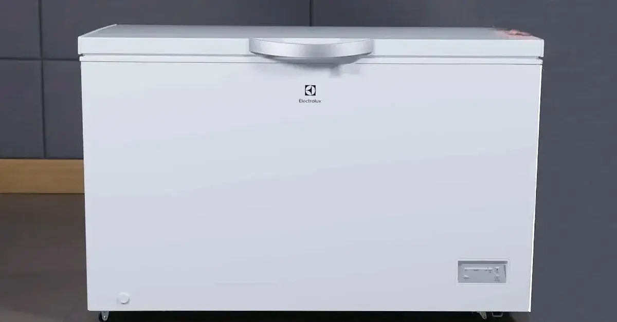 Pultový mražák ELECTROLUX LCB3LD26W0