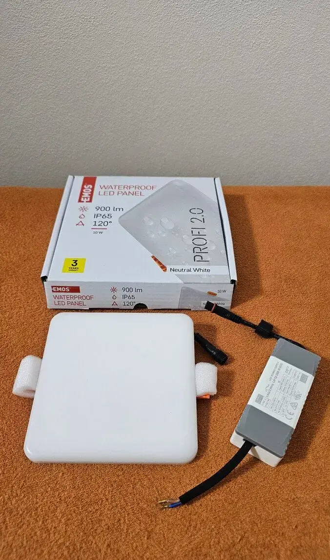 Nové, nepoužité LED svítidlo EMOS ZV2132 (11W, 850lm, IP65)