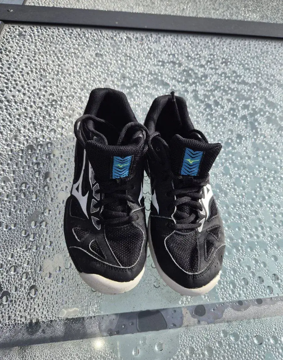 SÁLOVÁ OBUV MIZUNO VEL.35