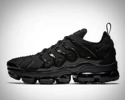 NIKE Air VaporMax PLUS 2019 "Triple black"