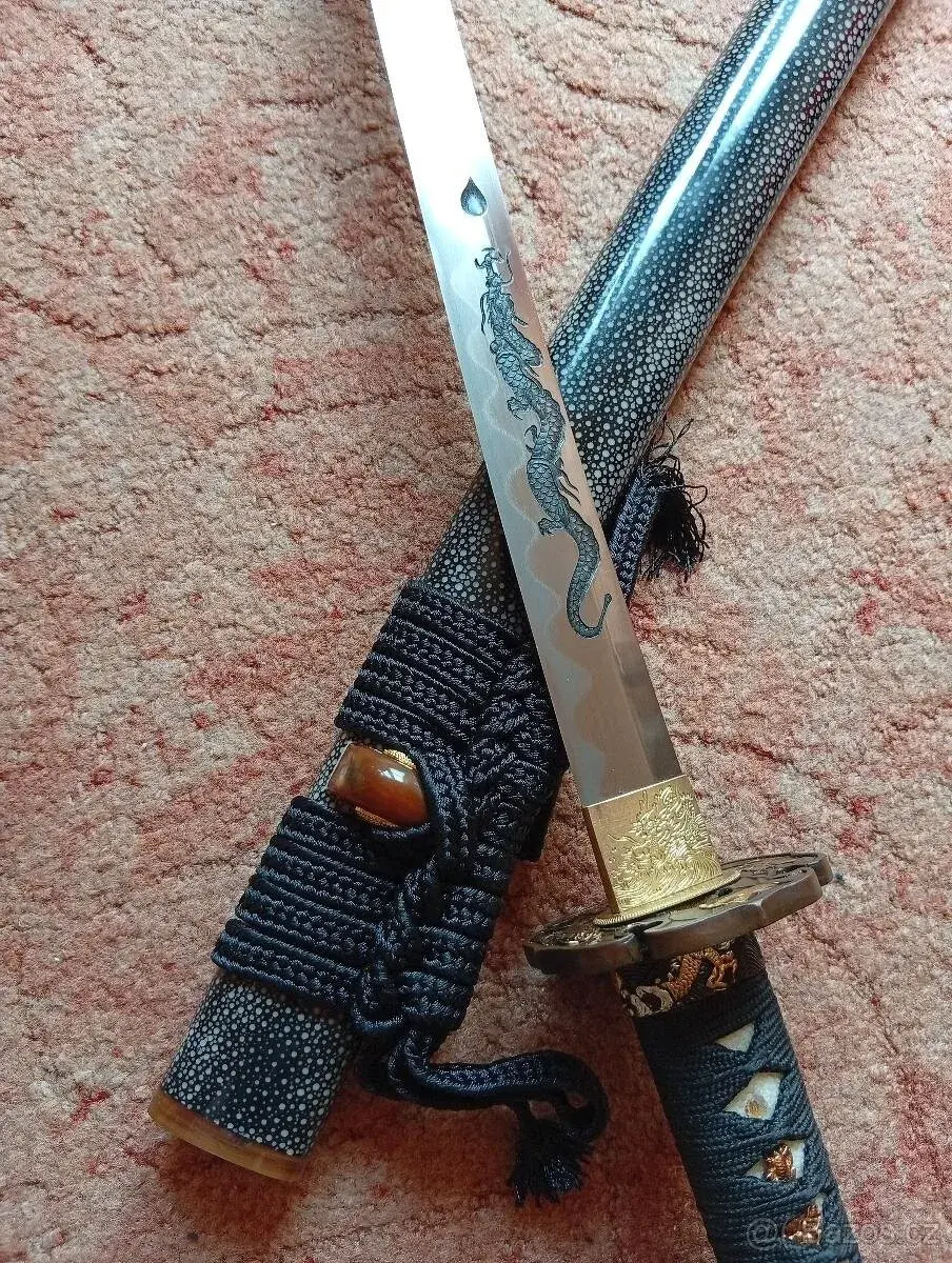 Katana. Špičková kvalita. Tamahagane.