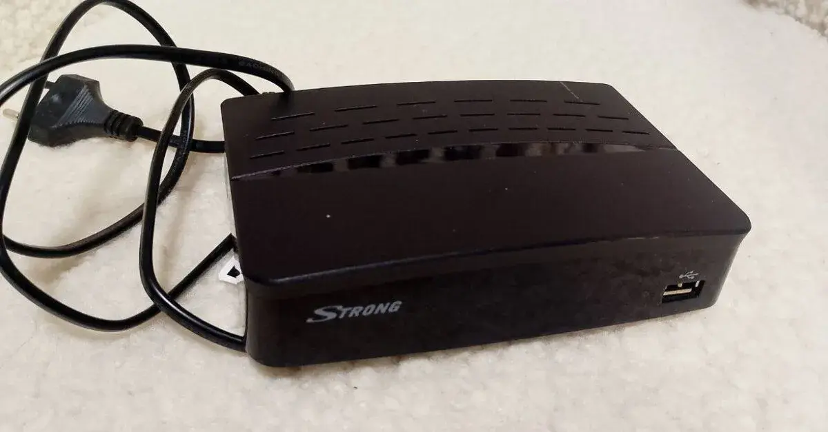 STRONG SRT 8209 DVB-T2 HD – HDMI, SCART, USB – bez ovladače