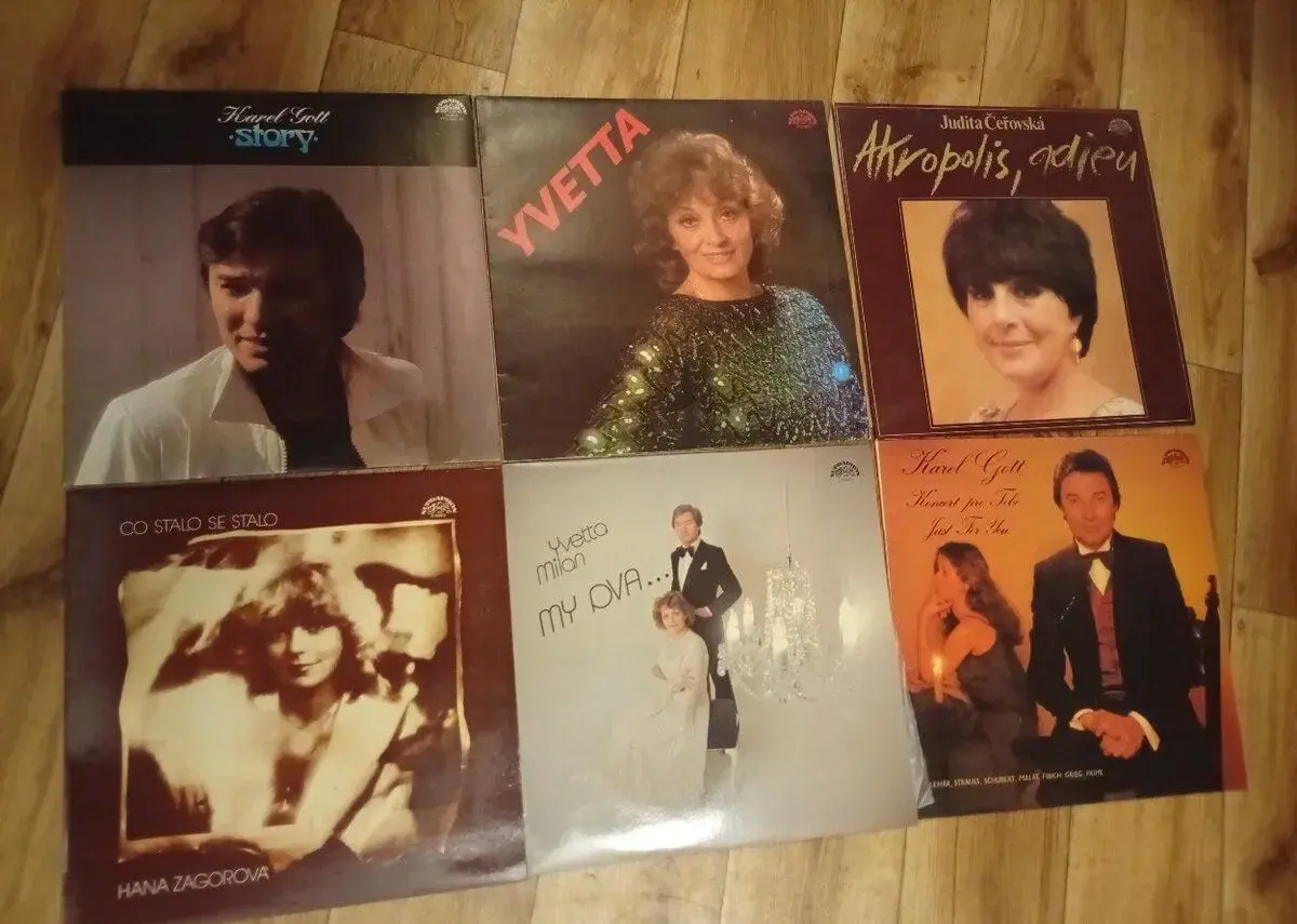 12 LP český pop a evergreen - Gott, Zagorka, Matuška, Semafo
