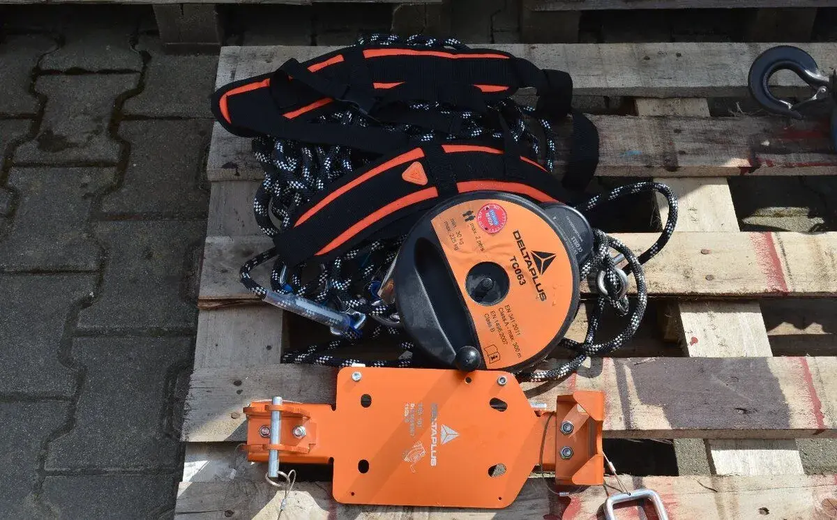 Záchranné a slaňovací zařízení Delta Plus RESCUEHUB TC063