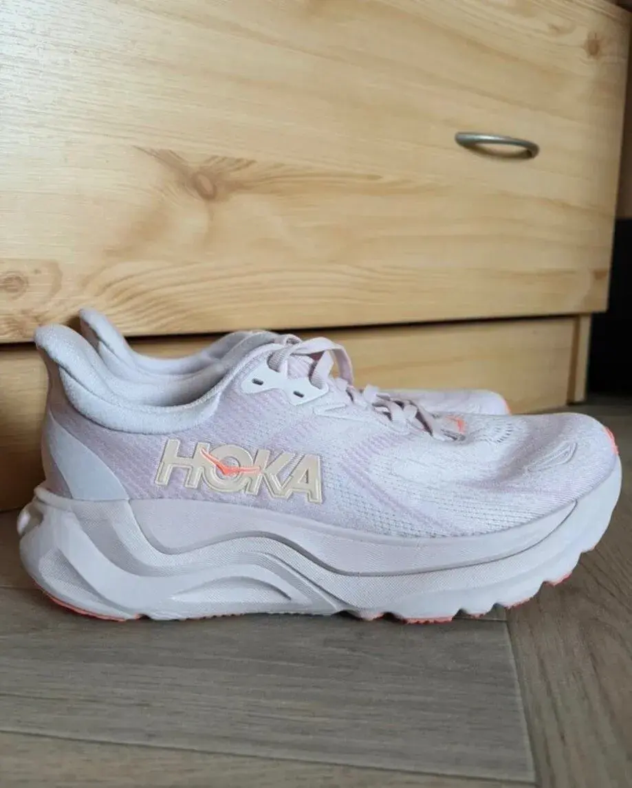 Hoka Arahi 8