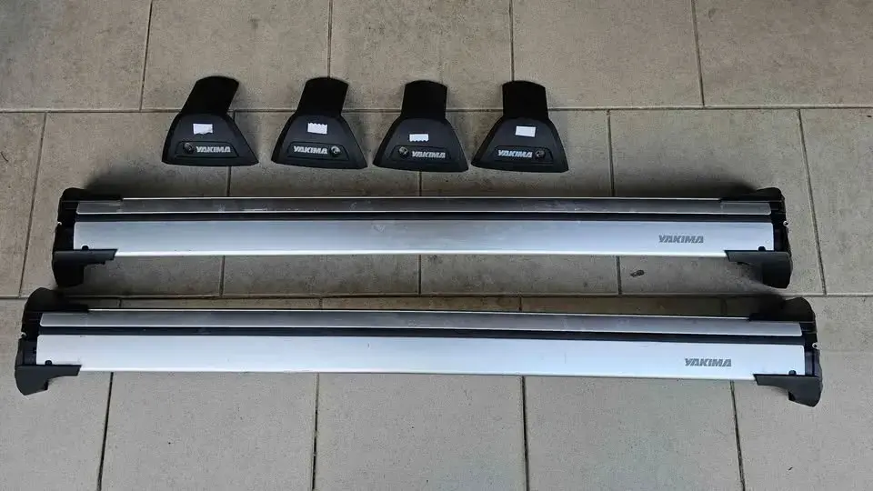 Stresni nosic Yakima Flush Bar S25 Silver
