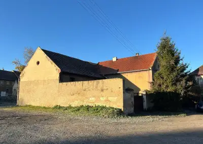 rodinný dům Zlonice u Slaného se 2 byty + stodola + sklad
