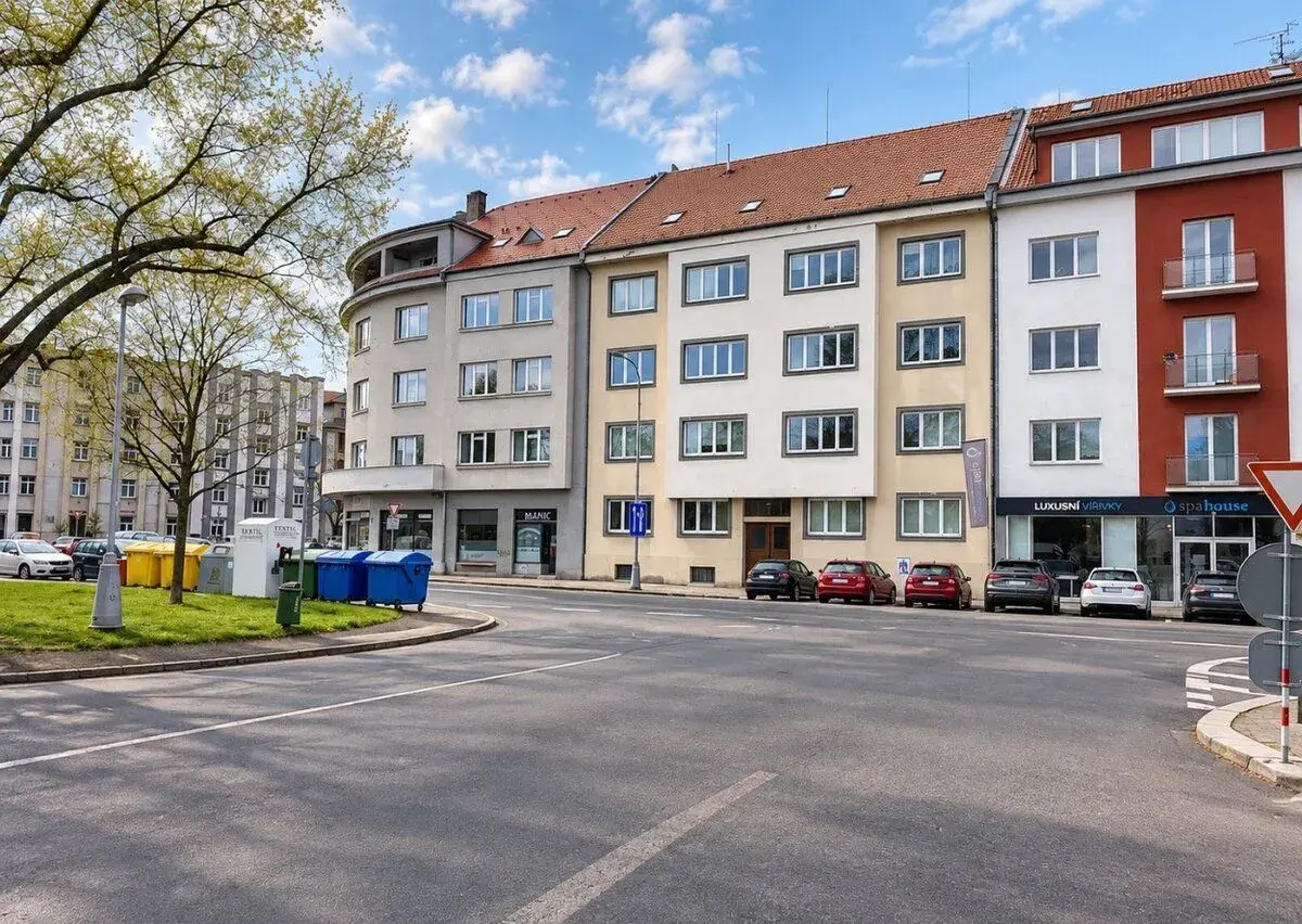 Byt 3+1 s lodžií, 98 m² – Hradec Králové, centrum.