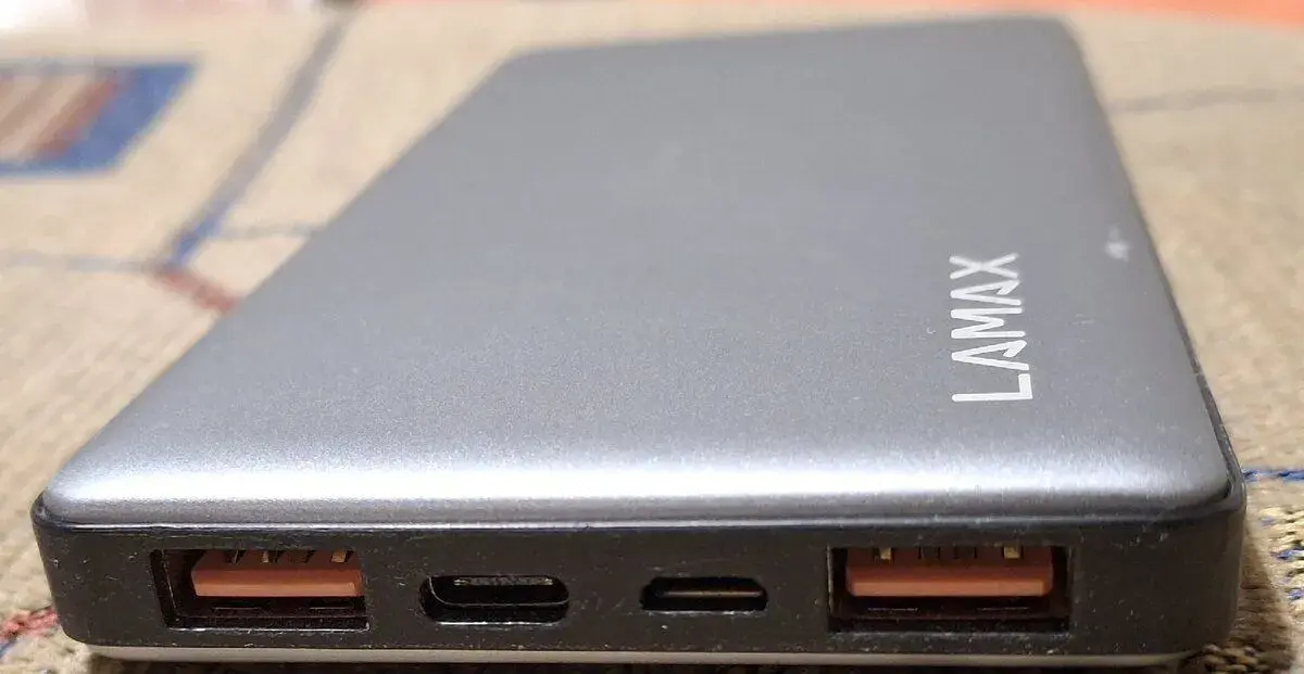 starší powerbanky Redmi, Lamax, pův. 10000 mAh