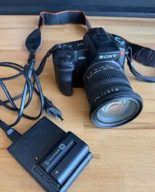Sony Alpha 200 + Sigma DC 17-70mm f/2.8-4.5