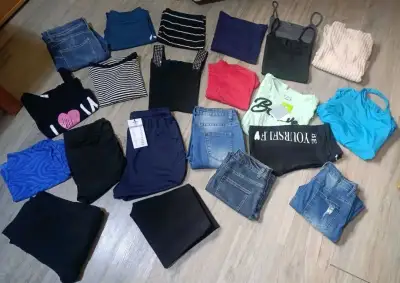 Balík nového dámského oblečení velikost M zavazí