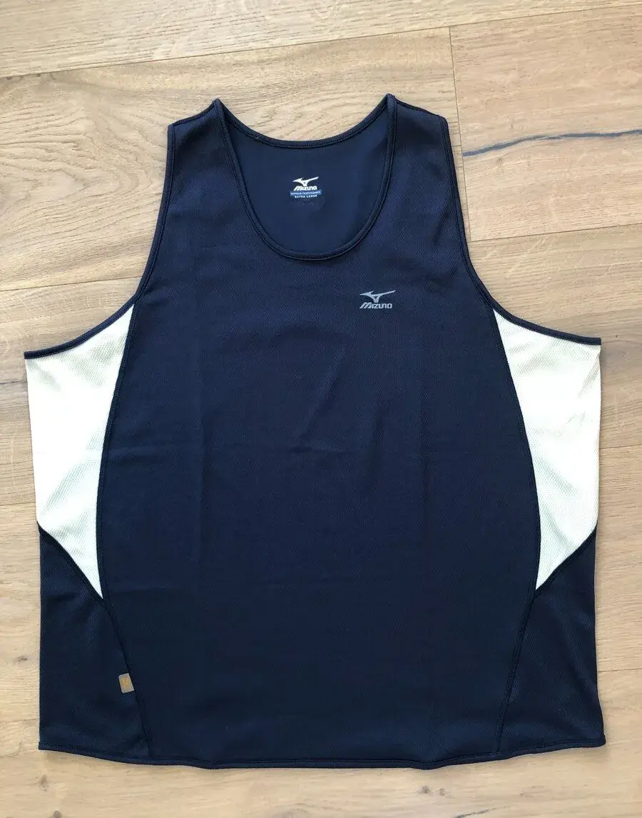 Mizuno tílko.
